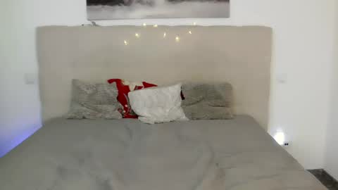 Peters Emily online show from December 28, 2024, 9:30 pm