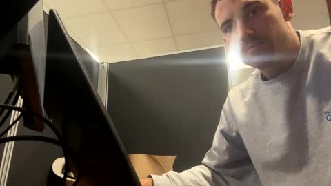 Snapshot of peterskinny24 chatting on February 18, 2025, 7:52 pm         ttps VF8L9ABFMref wl share online show from February 18, 2025, 7:52 pm