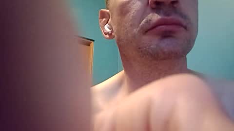 Snapshot of peteypablo198611265852 chatting on May 25, 2026, 7:03 am peteypablo198611265852 online show from May 25, 2026, 7:03 am