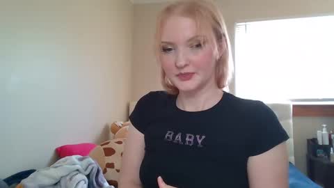 Snapshot of petite_cupcake chatting on February 21, 2025, 10:26 pm Little cupcake online show from February 21, 2025, 10:26 pm