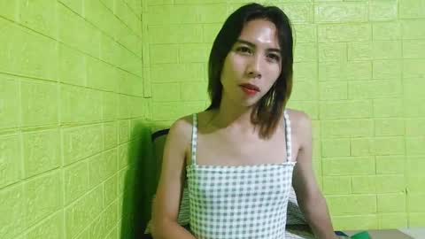 Snapshot of petite_dicklover chatting on January 9, 2025, 9:27 am Yuriee online show from January 9, 2025, 9:27 am