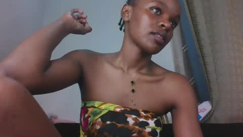 Snapshot of petite_jenn_ chatting on June 20, 2026, 5:16 pm mimi online show from June 20, 2026, 5:16 pm