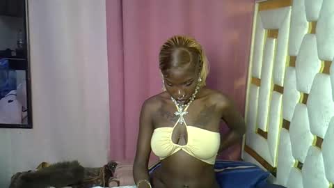 Snapshot of petite_lunar chatting on February 2, 2026, 10:19 pm Lunar online show from February 2, 2026, 10:19 pm