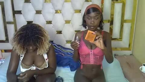 Snapshot of petite_lunar chatting on April 16, 2026, 3:07 am Lunar online show from April 16, 2026, 3:07 am