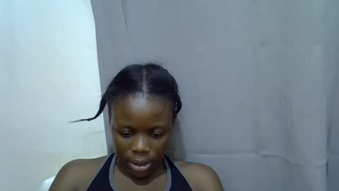 petite_melan online show from September 19, 2025, 9:48 pm