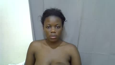 petite_melan online show from September 27, 2025, 11:37 am