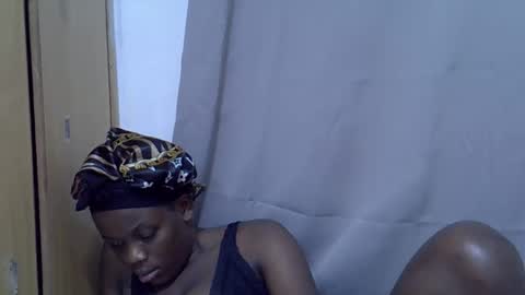 petite_melan online show from September 27, 2025, 11:43 pm