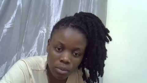 petite_melan online show from October 26, 2025, 8:37 pm