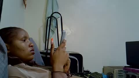 Snapshot of petite_melinda chatting on June 21, 2026, 4:26 am petite_melinda online show from June 21, 2026, 4:26 am