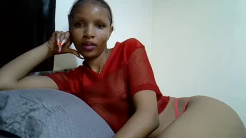 Snapshot of petite_melinda chatting on July 3, 2026, 9:10 pm petite_melinda online show from July 3, 2026, 9:10 pm