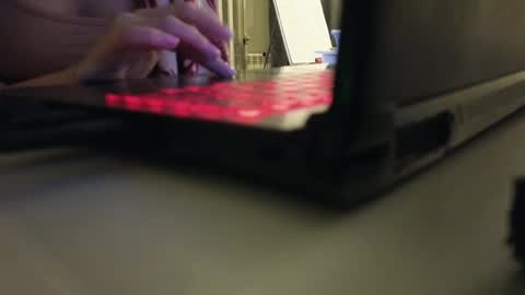 Snapshot of petite_peach__ chatting on January 20, 2025, 2:01 am Evelin online show from January 20, 2025, 2:01 am