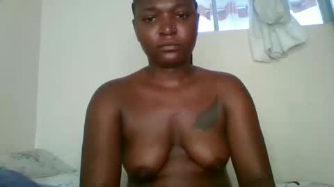 Snapshot of petite_shan chatting on May 12, 2026, 9:39 am petite_shan online show from May 12, 2026, 9:39 am