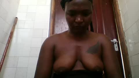 petite_shan online show from July 6, 2026, 5:04 am