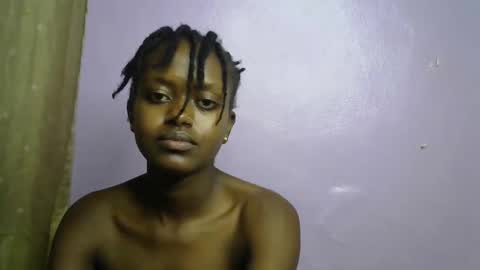 petite_star2 online show from October 24, 2025, 10:39 pm