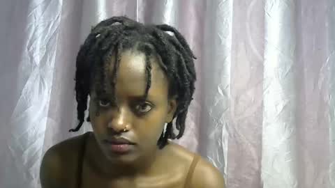 petite_star2 online show from January 11, 2026, 10:26 pm