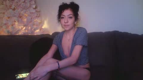 Snapshot of petite_treat_ chatting on December 15, 2024, 10:18 am petite treat online show from December 15, 2024, 10:18 am