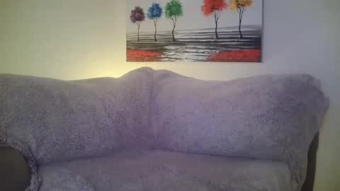 Snapshot of petite_treat_ chatting on January 1, 2025, 9:28 am petite treat online show from January 1, 2025, 9:28 am