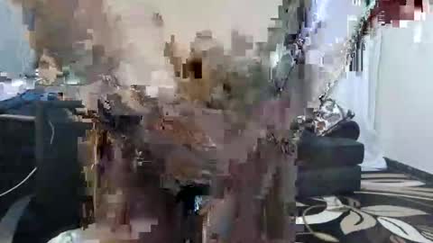 Snapshot of petiteblackjuicy chatting on April 25, 2026, 6:05 pm Amara online show from April 25, 2026, 6:05 pm