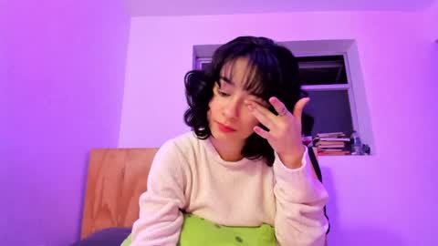 Lunna online show from January 27, 2025, 2:31 am