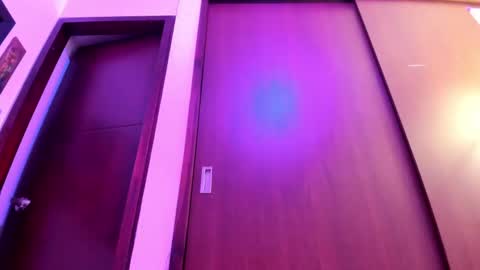 Lunna online show from March 2, 2025, 5:23 am