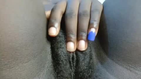 petiteme1 online show from January 21, 2025, 5:20 pm