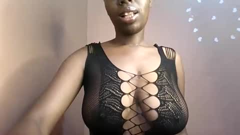 Snapshot of petitemomma76379 chatting on June 9, 2026, 6:47 am sexy chocolate online show from June 9, 2026, 6:47 am