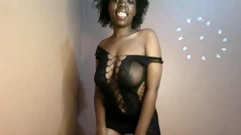 Snapshot of petitemomma76379 chatting on June 13, 2026, 5:16 am sexy chocolate online show from June 13, 2026, 5:16 am