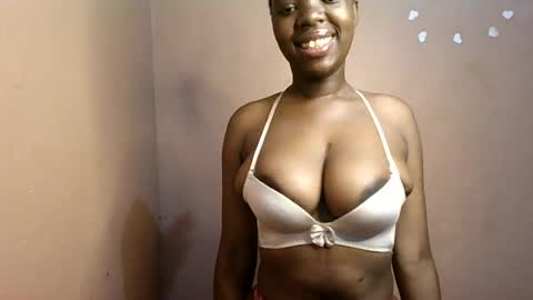 Snapshot of petitemomma76379 chatting on July 4, 2026, 5:13 am sexy chocolate online show from July 4, 2026, 5:13 am