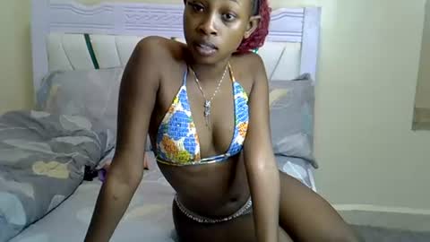 Snapshot of petitenoirr chatting on June 17, 2026, 1:34 pm petitenoirr online show from June 17, 2026, 1:34 pm