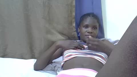 Snapshot of petiteslim2 chatting on April 7, 2026, 7:25 pm petiteslim2 online show from April 7, 2026, 7:25 pm