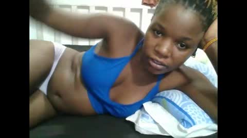 petitesweetchiq online show from February 13, 2026, 11:12 pm