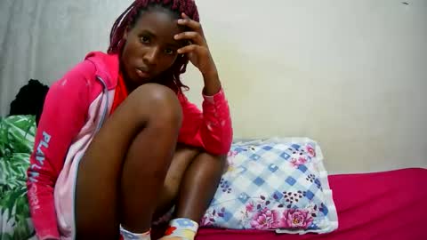 petitetasha online show from September 14, 2025, 3:05 am