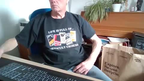 petitwilly online show from April 11, 2026, 11:14 am