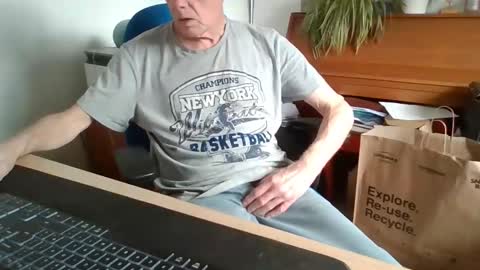 petitwilly online show from April 13, 2026, 11:05 am