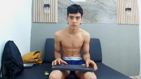 Snapshot of petter_ozk chatting on May 20, 2026, 12:11 pm petter online show from May 20, 2026, 12:11 pm