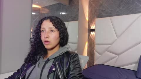 Snapshot of pettymoon chatting on November 23, 2025, 1:11 pm Moon online show from November 23, 2025, 1:11 pm