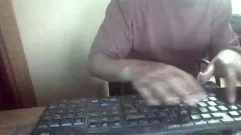Snapshot of peyo873996 chatting on April 18, 2026, 7:07 pm peyo873996 online show from April 18, 2026, 7:07 pm