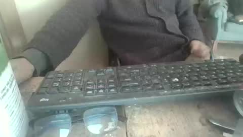 Snapshot of peyo873996 chatting on May 7, 2026, 7:58 am peyo873996 online show from May 7, 2026, 7:58 am