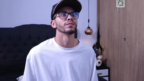 Snapshot of phantom_bigger1 chatting on December 31, 2024, 7:18 pm phantom_bigger1 online show from December 31, 2024, 7:18 pm