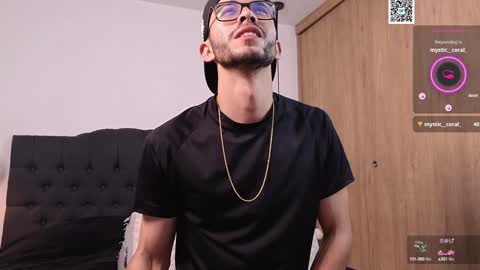 Snapshot of phantom_bigger1 chatting on January 7, 2025, 1:57 pm phantom_bigger1 online show from January 7, 2025, 1:57 pm