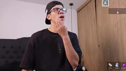 Snapshot of phantom_bigger1 chatting on January 10, 2025, 3:16 pm phantom_bigger1 online show from January 10, 2025, 3:16 pm