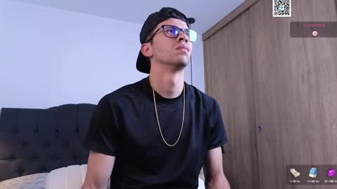 Snapshot of phantom_bigger1 chatting on January 14, 2025, 1:06 pm phantom_bigger1 online show from January 14, 2025, 1:06 pm