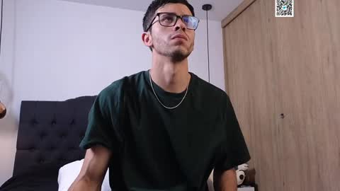 Snapshot of phantom_bigger1 chatting on January 20, 2025, 4:23 pm phantom_bigger1 online show from January 20, 2025, 4:23 pm