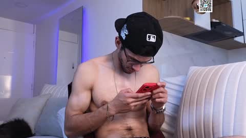 Snapshot of phantom_bigger1 chatting on January 31, 2025, 2:17 pm phantom_bigger1 online show from January 31, 2025, 2:17 pm