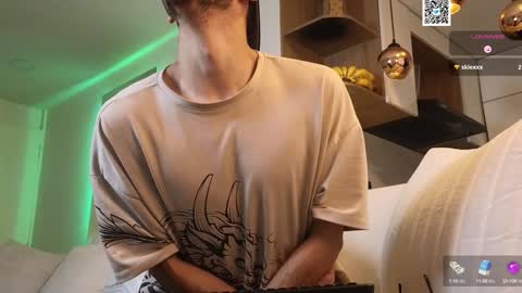 Snapshot of phantom_bigger1 chatting on February 5, 2025, 11:23 am phantom_bigger1 online show from February 5, 2025, 11:23 am