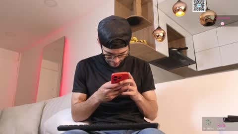 Snapshot of phantom_bigger1 chatting on February 7, 2025, 12:50 pm phantom_bigger1 online show from February 7, 2025, 12:50 pm