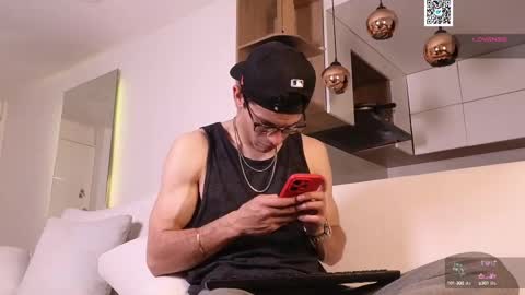 Snapshot of phantom_bigger1 chatting on February 10, 2025, 11:15 am phantom_bigger1 online show from February 10, 2025, 11:15 am