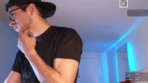 Snapshot of phantom_bigger1 chatting on February 20, 2025, 1:36 am phantom_bigger1 online show from February 20, 2025, 1:36 am