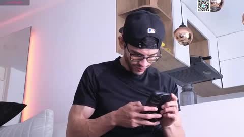 Snapshot of phantom_bigger1 chatting on February 23, 2025, 3:08 pm phantom_bigger1 online show from February 23, 2025, 3:08 pm