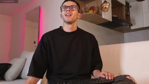 Snapshot of phantom_bigger1 chatting on March 5, 2025, 11:28 am phantom_bigger1 online show from March 5, 2025, 11:28 am